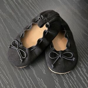 Old Navy Baby Shoe Ballet Flat Black Suede Feel with Bow